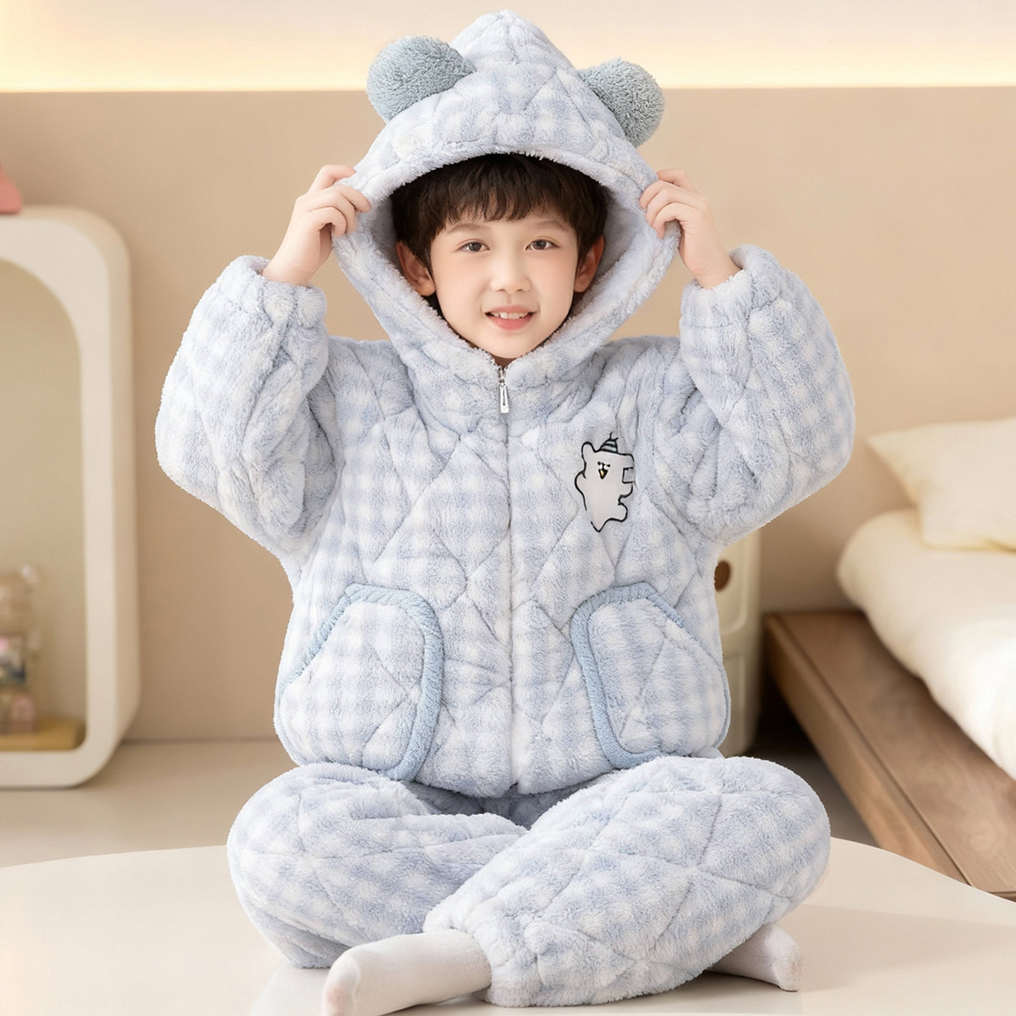 男童冬季线条小狗三层夹棉睡衣