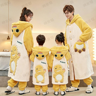 冬季珊瑚绒亲子睡衣长款一家三口睡袍儿童母女父子卡通奶龙家居服