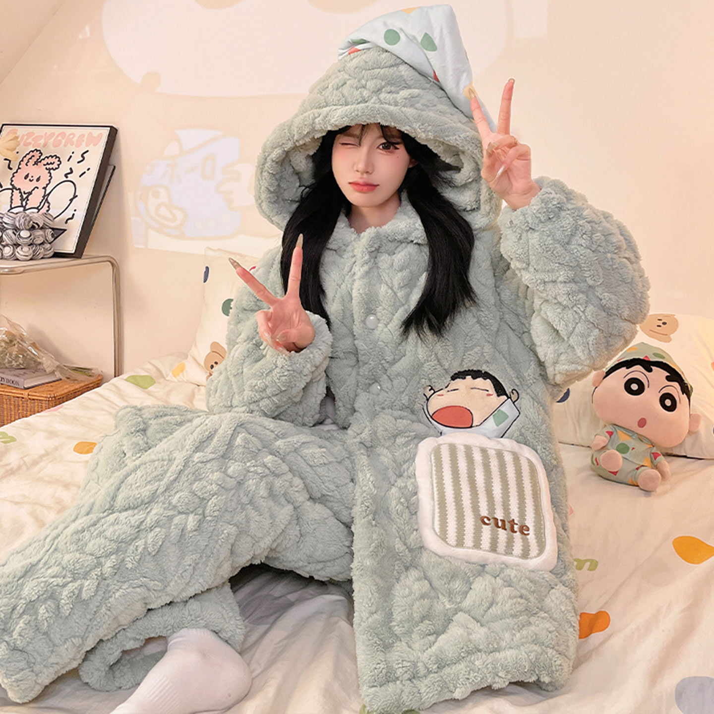 女冬季三层夹棉蜡笔小新睡袍套装