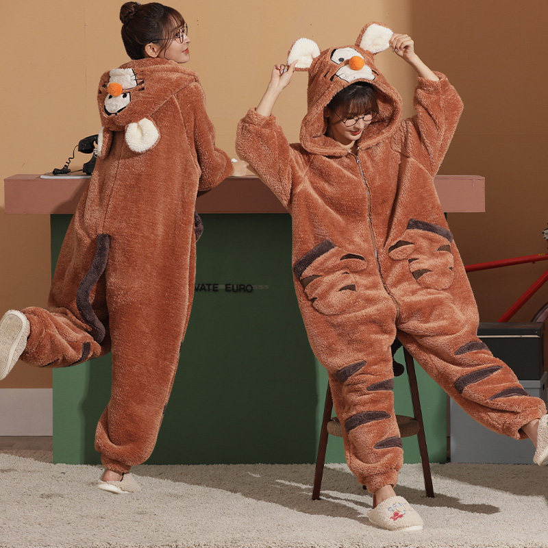 连体睡衣女秋冬季加厚珊瑚绒学生可爱卡通可外穿连帽法兰绒家居服