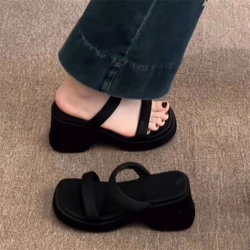 坡跟厚底拖鞋女夏季外穿2025新款配裙子时尚超火一字拖绝美凉拖鞋