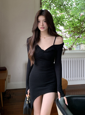SHE ER 2024秋冬新款不规则收腰连衣裙女黑色性感V领露肩收腰包臀