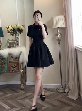 SHE ER绝美气质2024别致甜辣轻奢高级感法式赫本风黑色收腰连衣裙