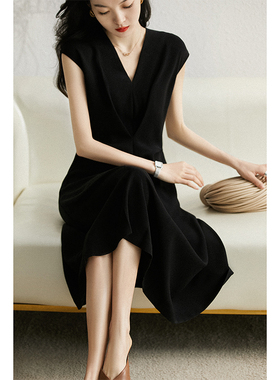 QZ113041MG小黑裙的魔力挚爱 惊艳款 修身连衣裙