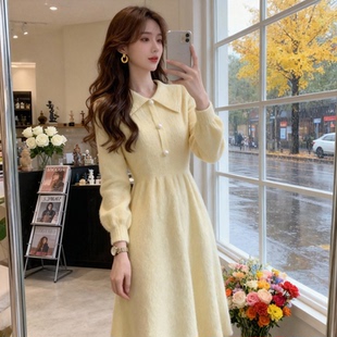 温柔风黄色针织连衣裙女2025秋冬新款收腰显瘦高级感洋气法式长裙
