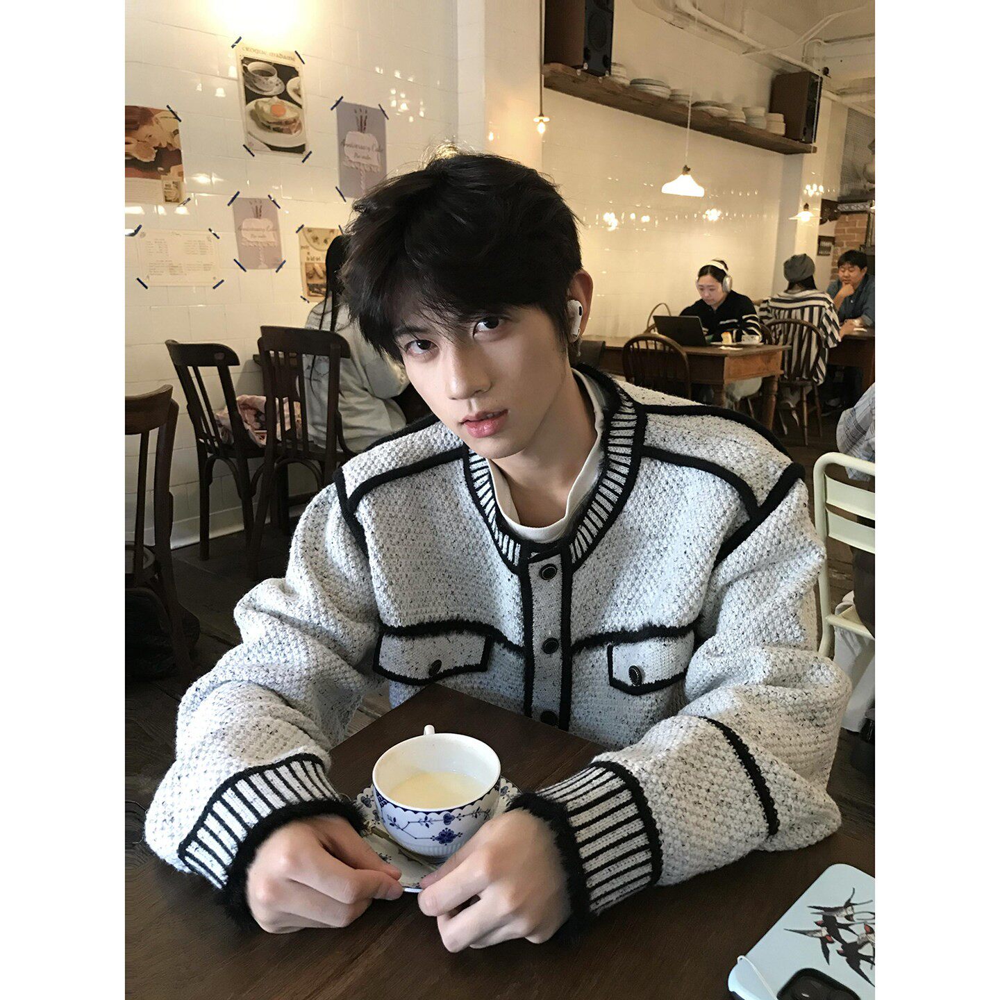 小香风貂毛外套男款秋冬加厚慵懒高级感青少年毛衣拼接撞色针织衫