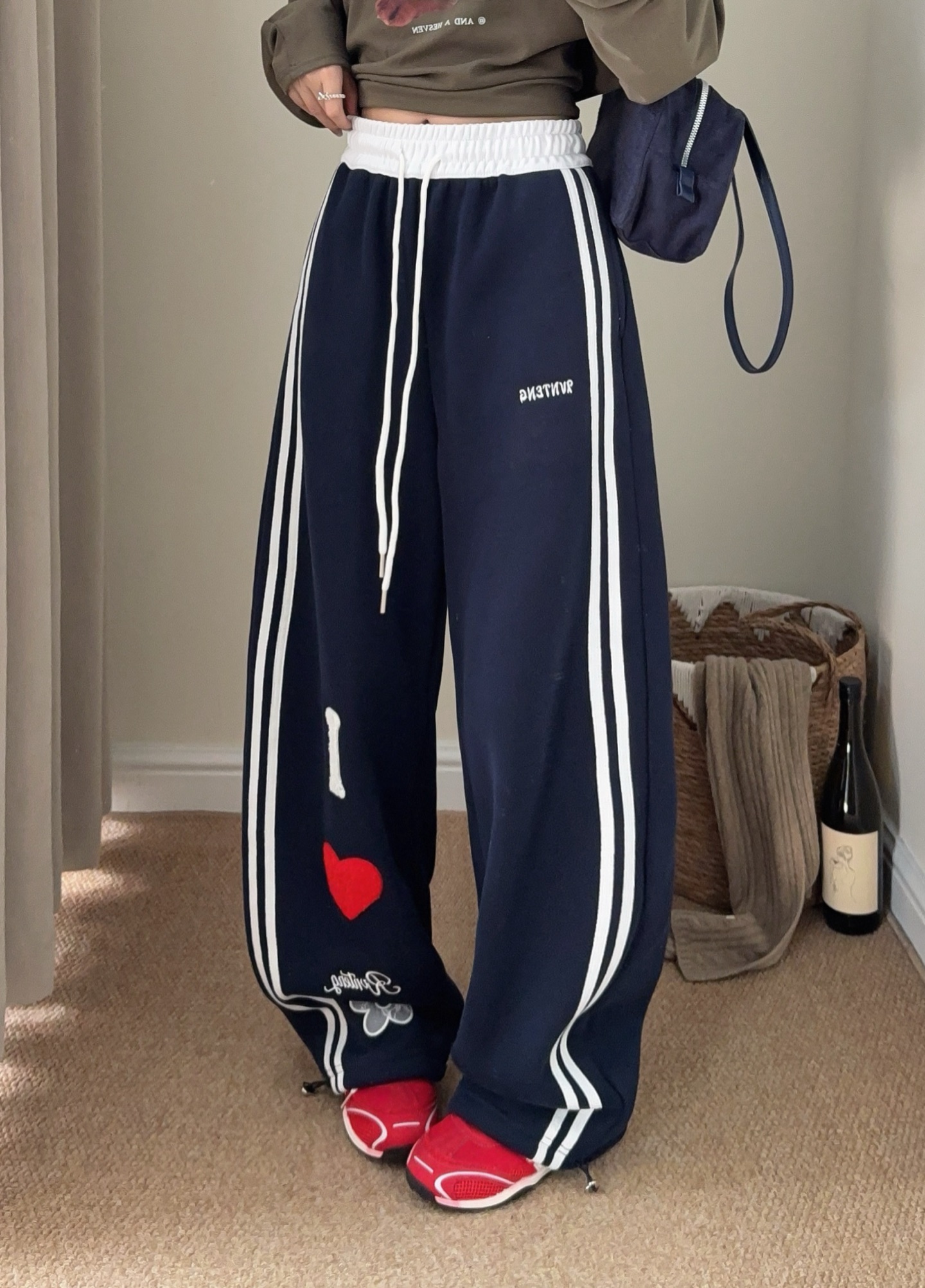 东大门美式复古字母爱心弯刀裤