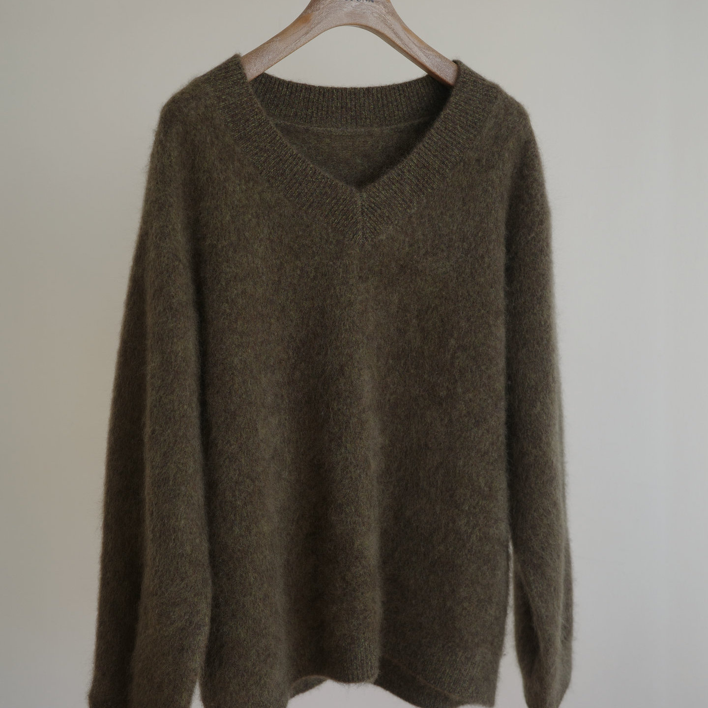 TOPUNA极简V领羊毛拉绒毛衣女宽松慵懒针织衫套头打底单穿高级感