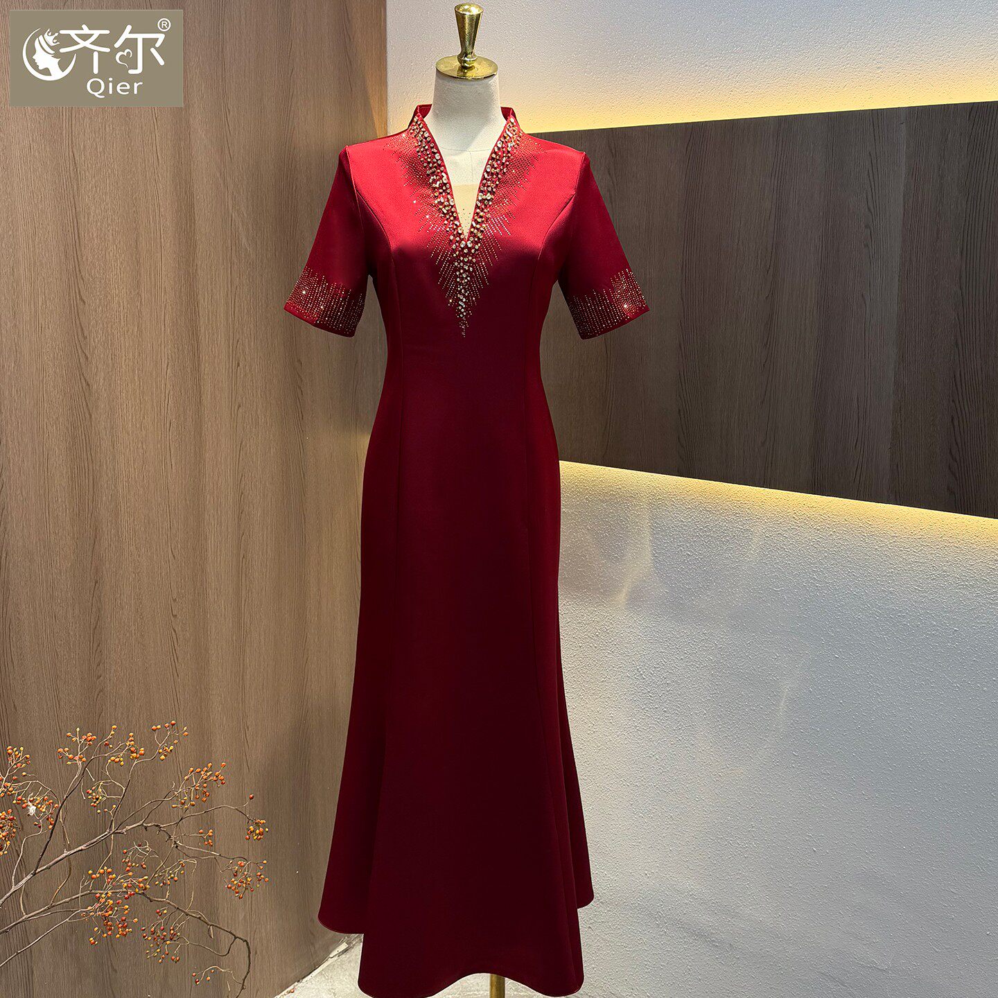 高贵妈妈婚宴缎面连衣裙喜婆婆鱼尾短袖长款显瘦敬酒礼服五一结婚