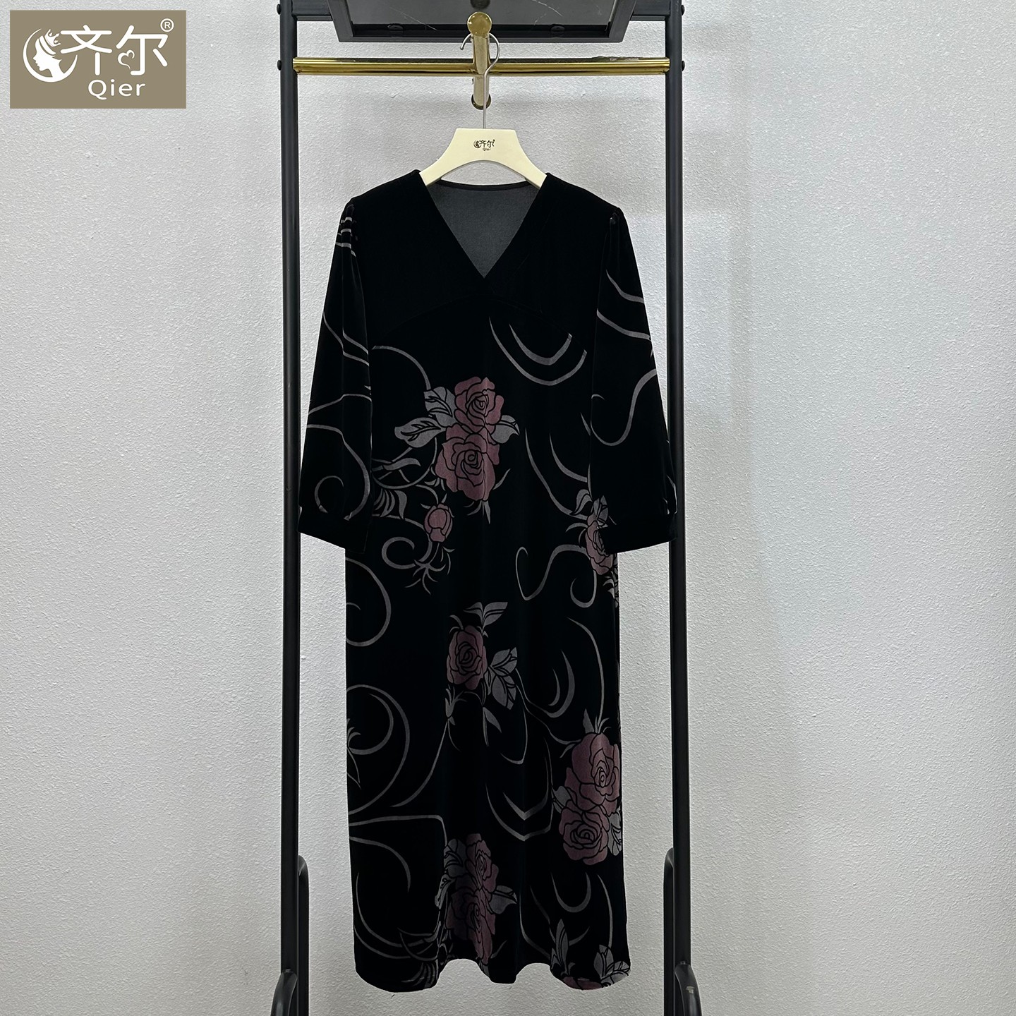 大码韩版真丝绒连衣裙2025新款气质妈妈装中长款显瘦复古宽松裙子