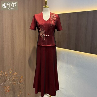 结婚妈妈酒红色礼服年轻洋气2026新款高端短袖喜婆婆婚宴装两件套
