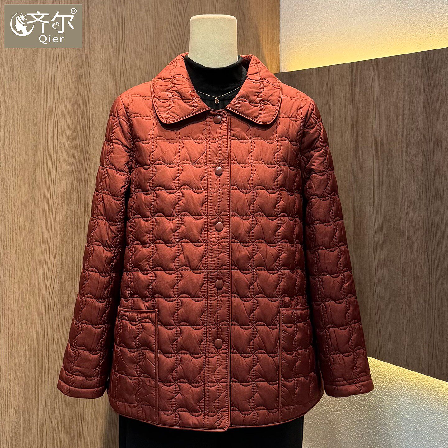 品牌时尚显瘦中老年妈妈装薄棉服大码2026秋冬新款女短款保暖棉衣