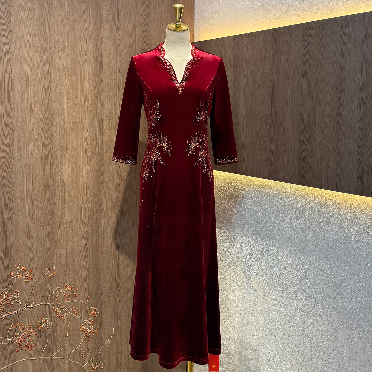 喜婆婆婚礼金丝绒V领手工钉珠高定礼服长裙婚宴妈妈装修身敬酒服