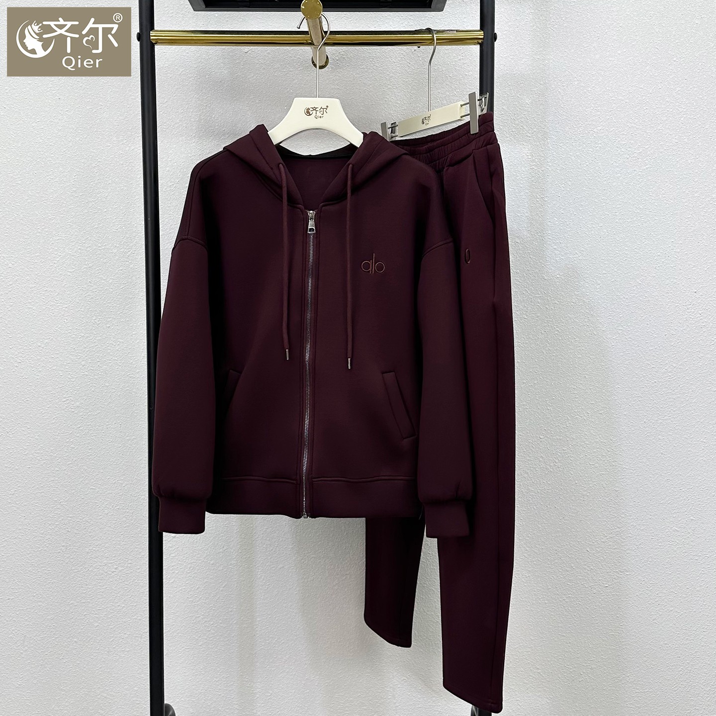 运动服空气棉套装女春秋2025新款妈妈外套中老年女连帽卫衣两件套