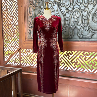 大码妈妈礼服连衣裙改良旗袍婚礼高端喜婆婆金丝绒婚宴装春秋款