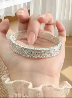 合金镀银新款吉言醒狮手镯手工锤纹方形四方开口实心女生镯子古风