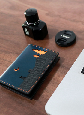 hibbers原创设计『屋檐赏月的猫』两折竖款法国头层牛皮驾照卡包