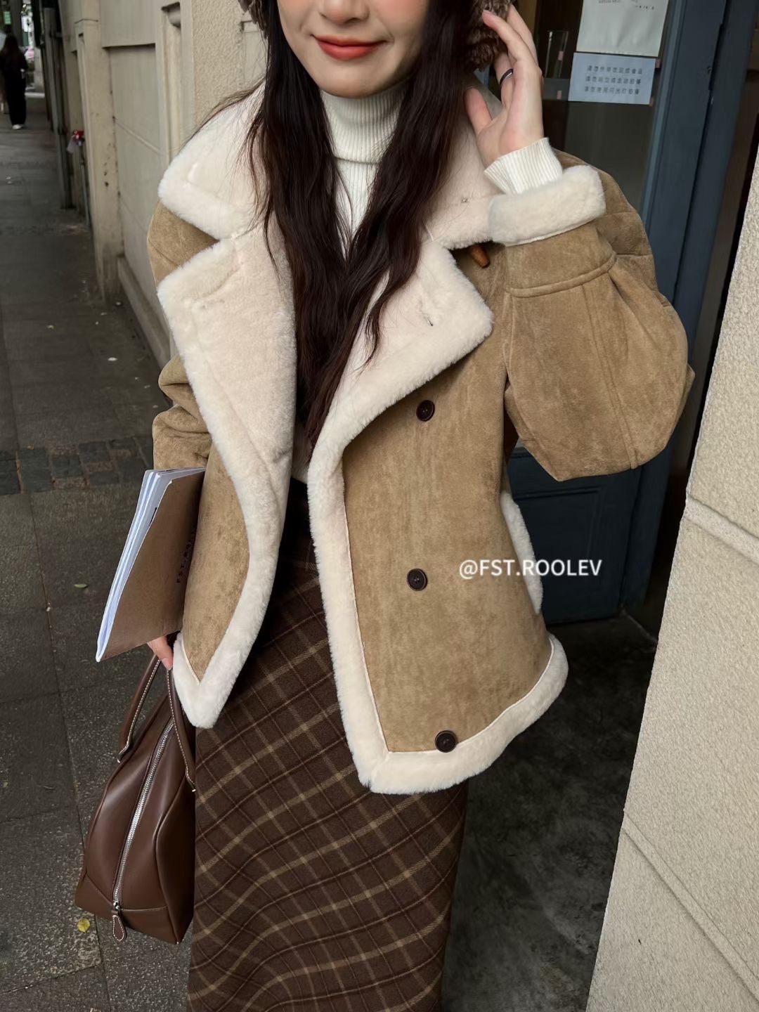 FST9513 卡其皮毛一体羊羔毛外套女冬季加厚设计感麂皮绒机车服潮