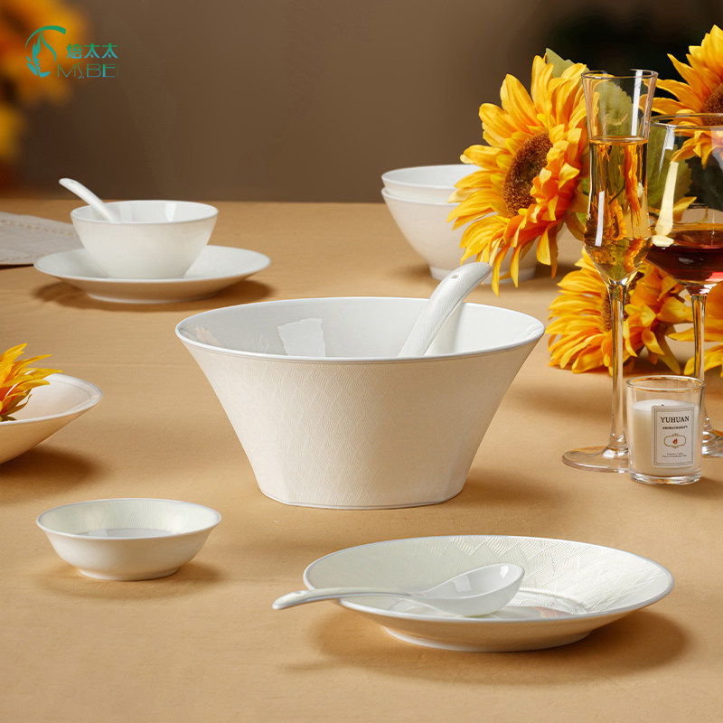 碗盘套装家用简约轻奢骨瓷餐具意式高档漂亮碗乔迁送礼礼盒