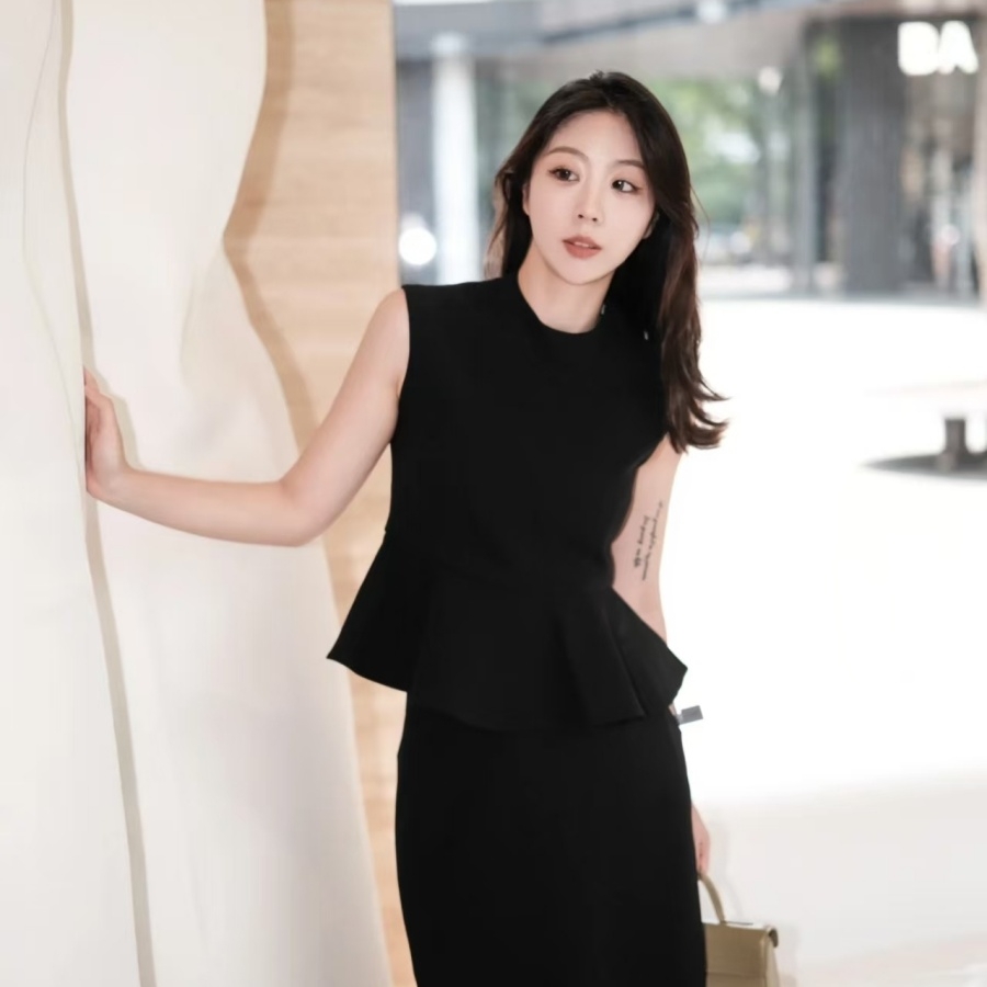 黑色醋酸荷叶边马甲半身裙套装赫本风收腰伞状上衣鱼尾裙无袖背心