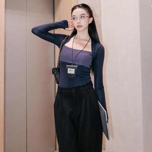 天丝羊毛条纹拼接V领长袖