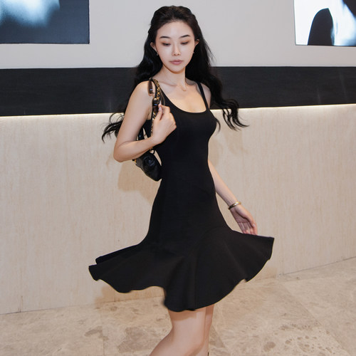 黑色吊带连衣裙女夏季无袖短裙