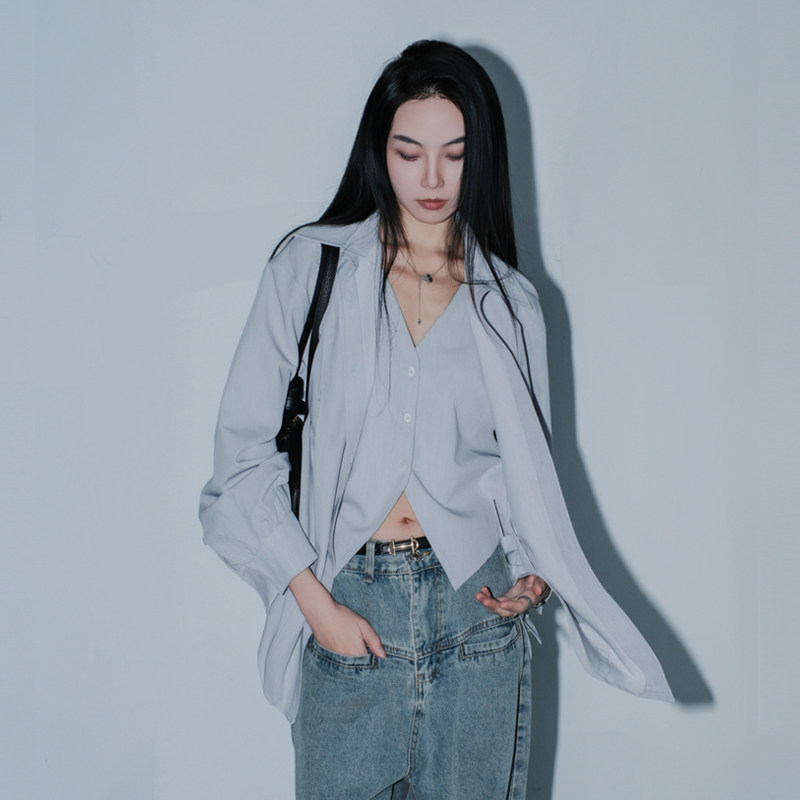 月影集宽松阔版假两件V领衬衣女