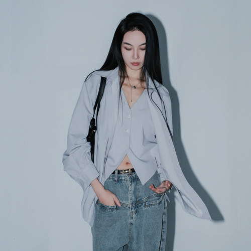 月影集宽松阔版假两件V领衬衣女