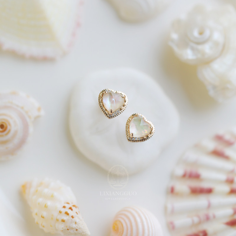 《吉光片羽》如梦似幻天然彩贝白水晶s925纯银立体爱心宝石耳钉女