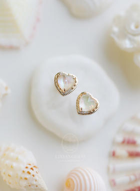 《吉光片羽》如梦似幻天然彩贝白水晶s925纯银立体爱心宝石耳钉女