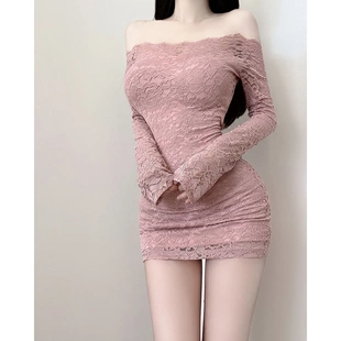 辣妹紧身裙女欧美性感2024年新款蕾丝长袖一字领氛围感海边连衣裙