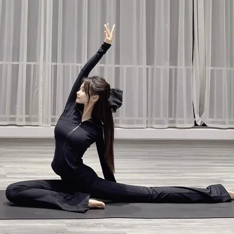 一整套上衣黑色运动时尚长裤同款女装长袖修身显瘦网红两件套新款,女装/女士精品,时尚套装,淘宝优惠券,粉丝福利购,淘宝优惠卷