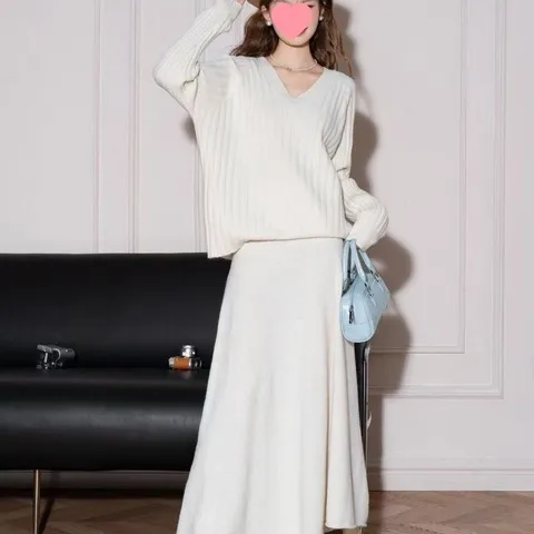 高级感粉色2025年新款半身裙女小香风两件套套装初冬深秋针织穿搭,女装/女士精品,时尚套装,淘宝优惠券,粉丝福利购,淘宝优惠卷