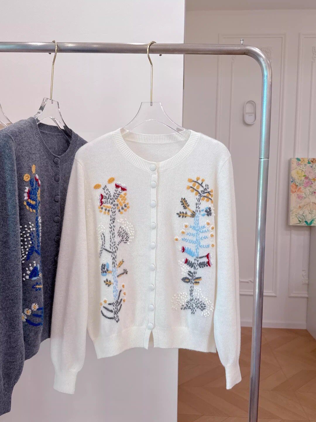 25新品手工刺绣植物山羊绒纯手工开衫重磅手工钩花套头可爱外套