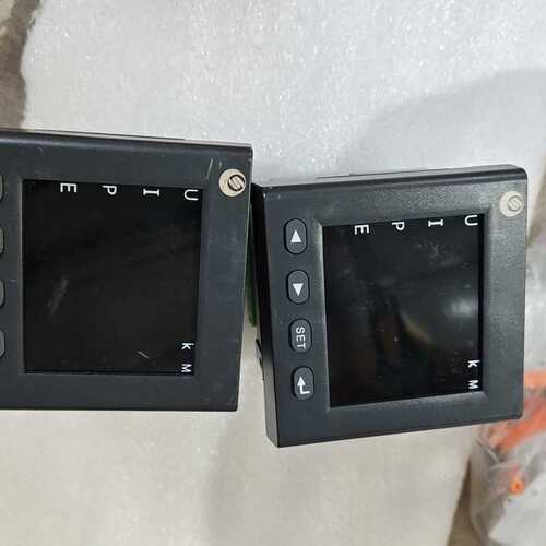 议价SY186E-8S4多功能数显表，新的2个，但是没有包装导致