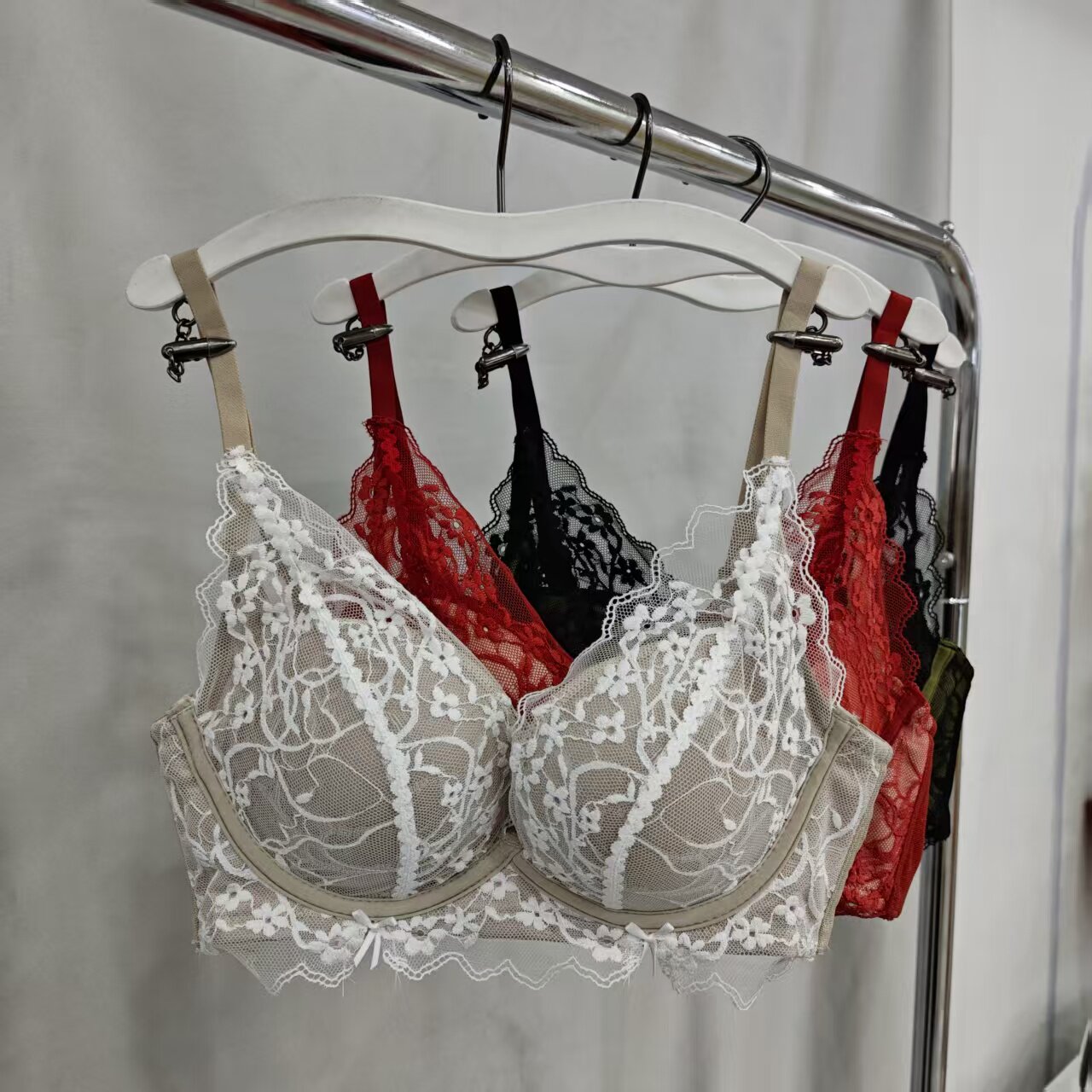 法式蕾丝无钢圈上托收副乳文胸罩