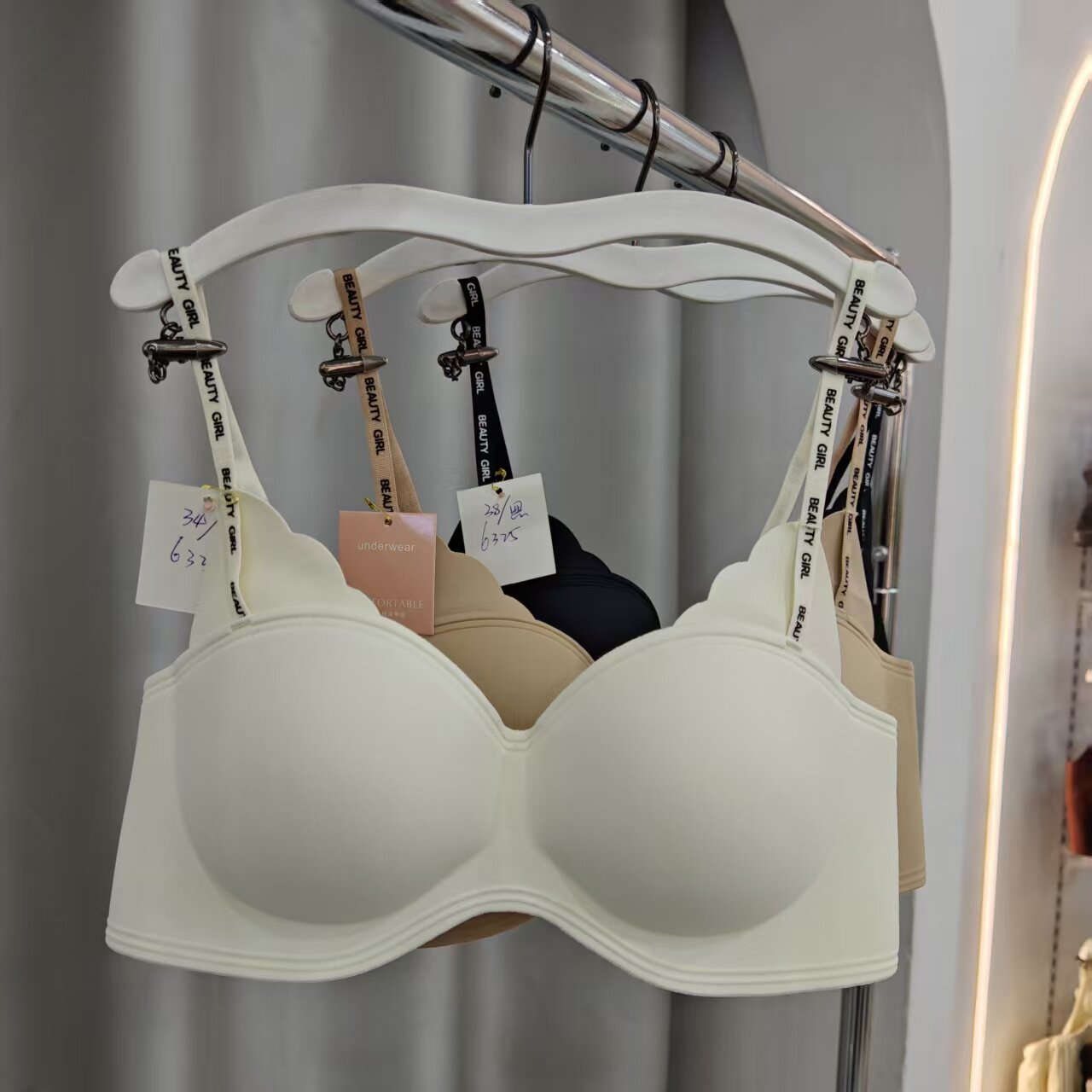 字母肩带无痕美背小胸内衣女AB杯无钢圈上托防下垂聚拢文胸罩6325