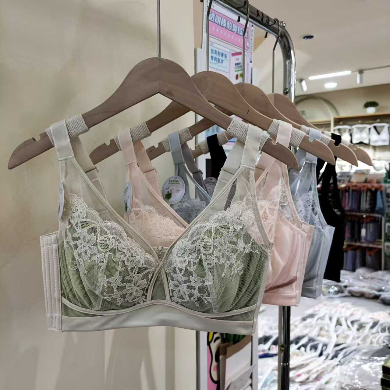 蕾丝网纱轻薄透气软钢圈大胸显小