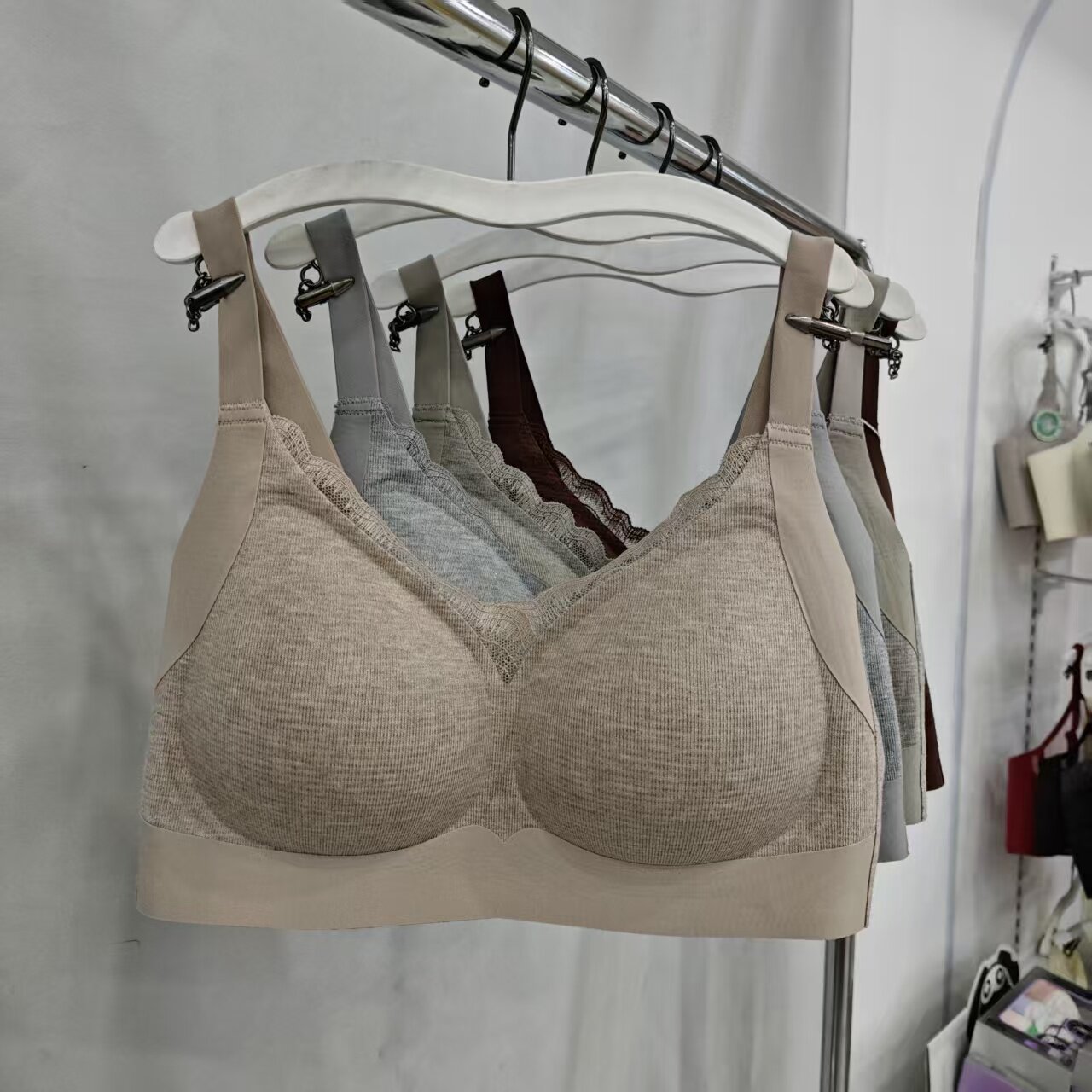 无钢圈聚拢收副乳无痕美背文胸