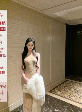 Hotdog 热狗很辣【月下花簇】高级感V领挂脖修身显瘦蕾丝连衣裙女