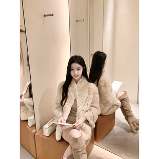 Hotdog 热狗很辣 【京都琥珀 獭兔毛皮草】皮毛一体冬季厚款外套