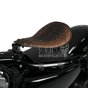 适用哈雷太子车XL1200 X48 72 883摩托车改装复古弹簧坐垫坐包