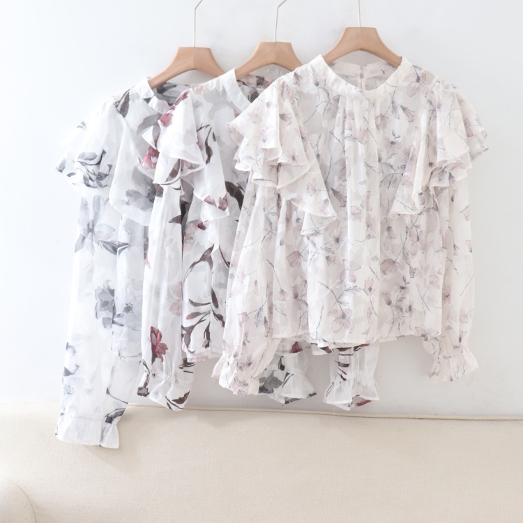 C09094日单新款客供料圆领套头宽松女轻薄甜美睫毛花喇叭袖衬衫