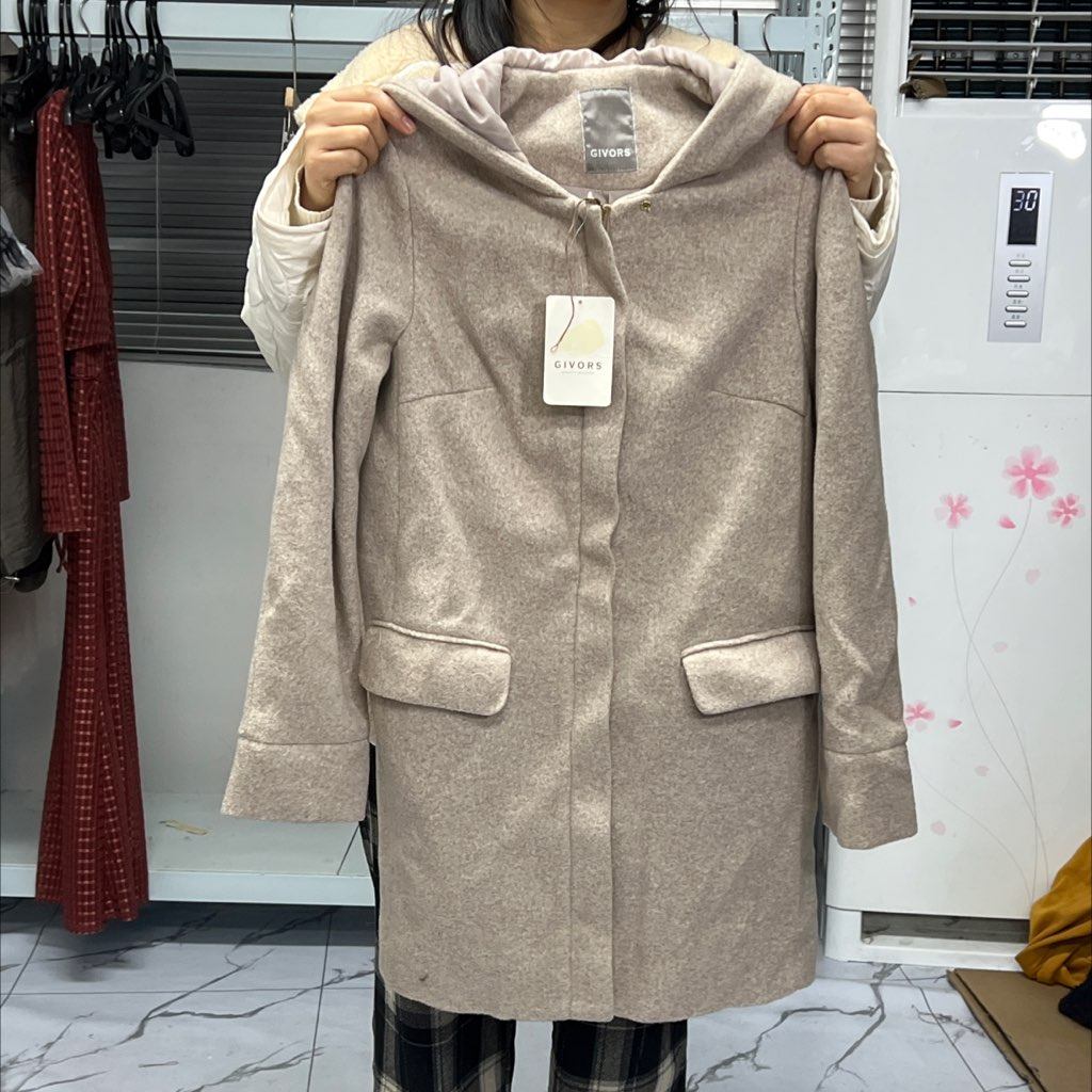 496，连帽毛呢外套 102胸围76长