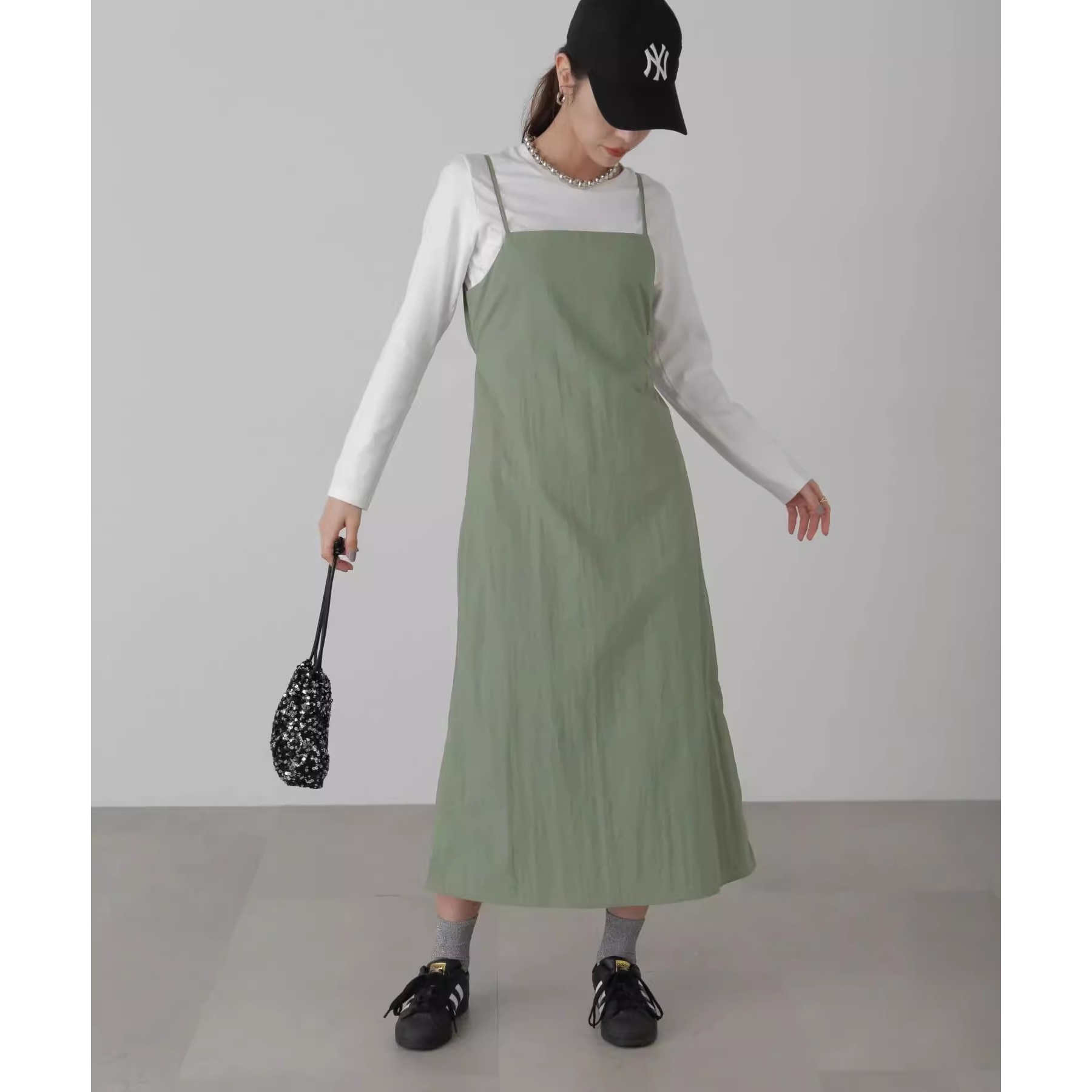 D05008日单客供料休闲方领后抽绳镂空显瘦女纯色气质可调节吊带裙