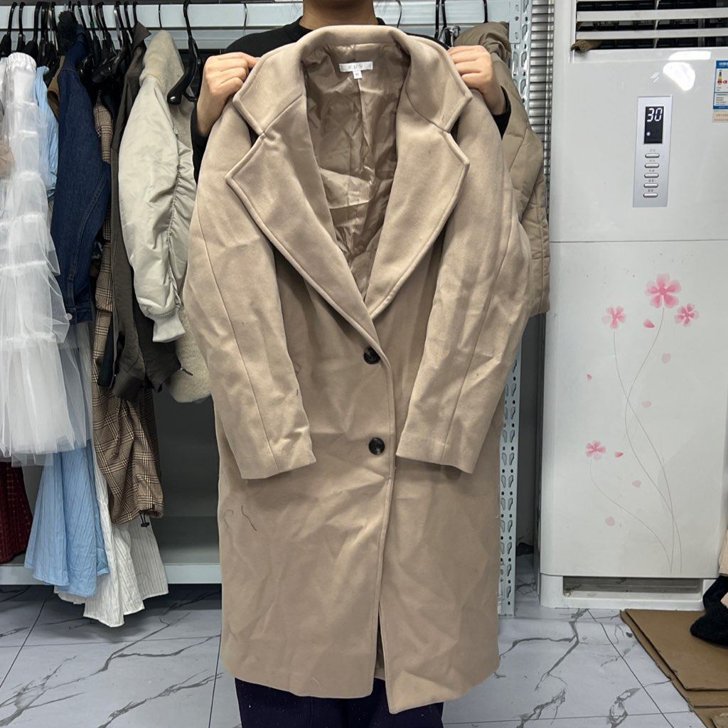 217，M码，驼色毛呢外套，胸围116，长100