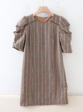 B04071日单贵牌客供料拉链圆领套头修身女气质泡泡袖千鸟格连衣裙