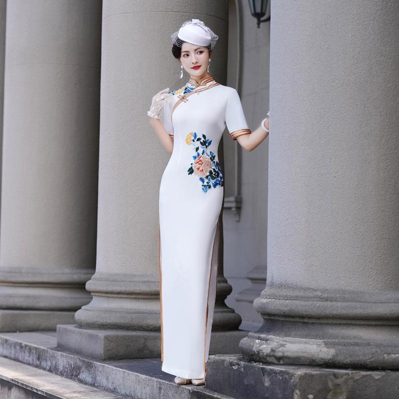 新款走秀旗袍新中式复古改良旗袍加长日常可穿主持拍照写真连衣裙