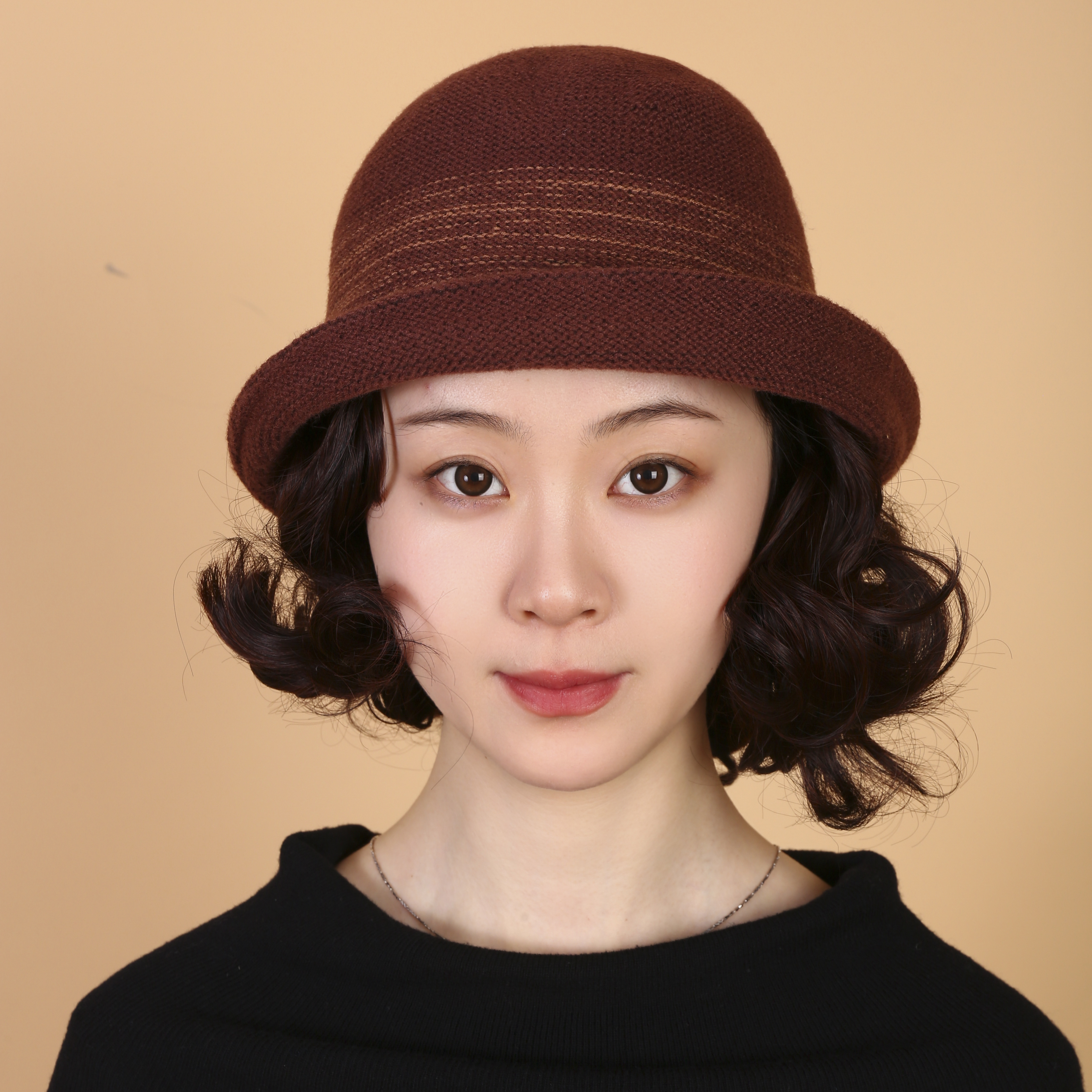 2025年秋冬季新款帽子假发一体翘边格纹渔夫帽子女短卷发全头套女