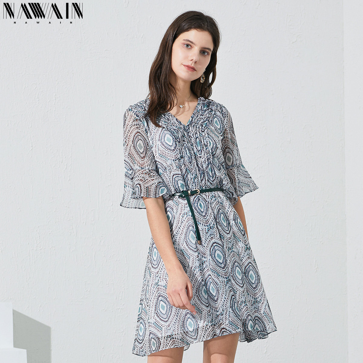 纳纹2020夏季新款v领收腰显瘦气质女神范长裙碎花印花雪纺连衣裙